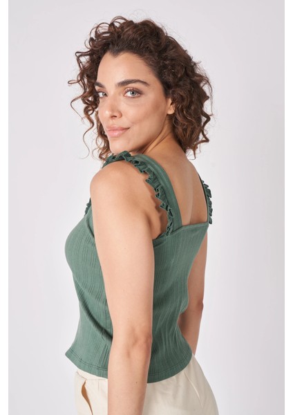 Kadın Dokulu Fırfırlı V Yaka Bluz fiyatları