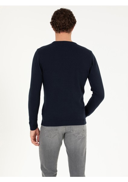 Erkek Lacivert Slim Fit Pamuk Karışımlı Bisiklet Yaka Basic Triko Kazak 50257379-VR033 fırsatları
