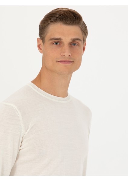 Erkek Beyaz Slim Fit Bisiklet Yaka Basic Triko Kazak 50270174-VR013
