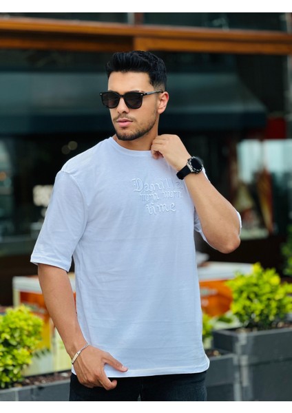 Beyaz Ön Arka Nakışlı Oversize Kısa Kollu Tişört