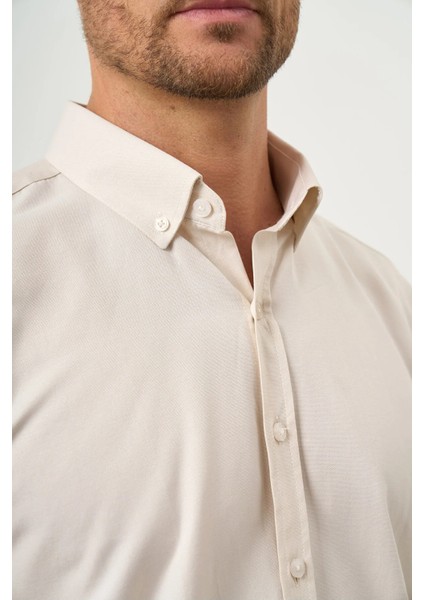 Erkek Kremrengi Slim Fit Düğmeli Yaka Gömlek