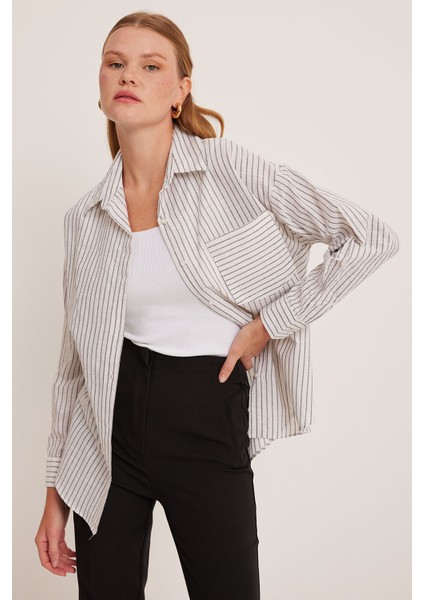 Kadın Beyaz Siyah Çizgili Oversize Keten Gömlek 20252 fırsatları