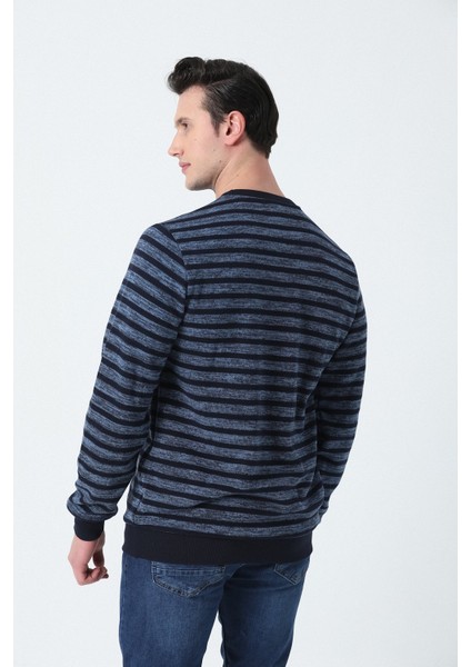 Erkek Rahat Kesim Bisiklet Yaka Enine Çizgili Yumuşak Dokulu Interlok Kumaş Sweatshırt Indigo Mavi