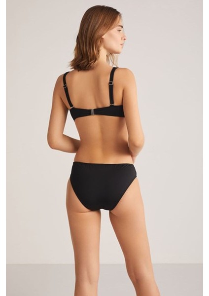 Çıkarılabilir Kaplı Edrev Düz Renk Toparlayıcı Üçgen Bikini Takımı modelleri