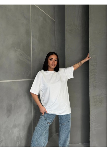 Oversize Rej Basic Beyaz Rahat T-Shirt