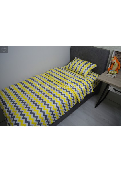 Nasır Home Tek Kişilik Sarı Zikzak Nevresim Takımı (Lastikli Çarşaf 90X190X23 Cm, Nevresim ve Yastık Kılıfı Gizli Fermuar)