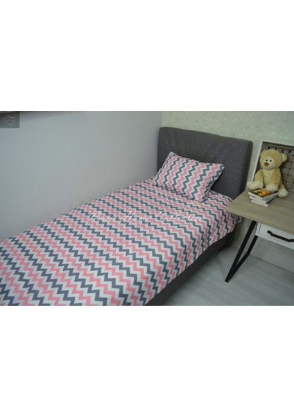 Nasır Home Tek Kişilik Pembe Zikzak Nevresim Takımı (Lastikli Çarşaf 90X190X23 Cm, Nevresim ve Yastık Kılıfı Gizli Fermuar)