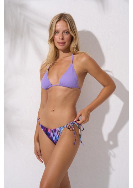Boyundan Bağlamalı Ince Askılı Üçgen Bikini Takımı