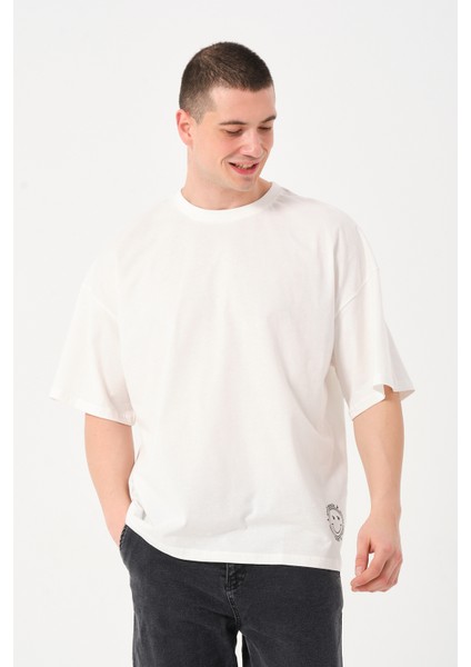 Erkek Bisiklet Yaka Smile Baskı Detaylı Oversize T-Shirt modelleri