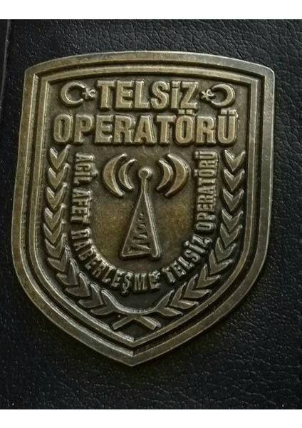 Telsiz Operatörü,amatör Telsizci,cüzdan Rozeti Al.sadece Çağrı Kodu Bulunan Alabilir.sivile Satılmaz.