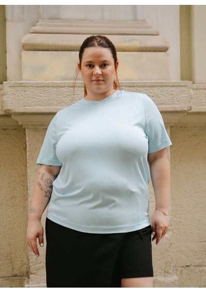 Yuvarlak Yaka Düz Açık Mavi Kadın T-Shirt Bradley fiyatları