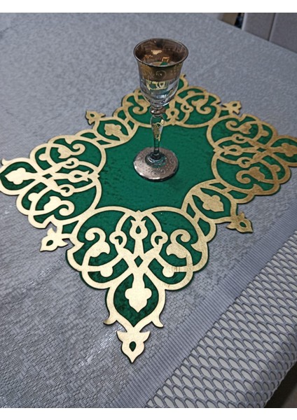 1 Adet Sehpa Örtüsü/kadife/üzeri Varaklı Deri IŞLEMELI/42X32CM/YEŞİL Gold