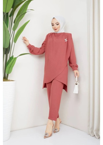 Kadın Kuşaklı Aerobin Iki Çapraz Takım