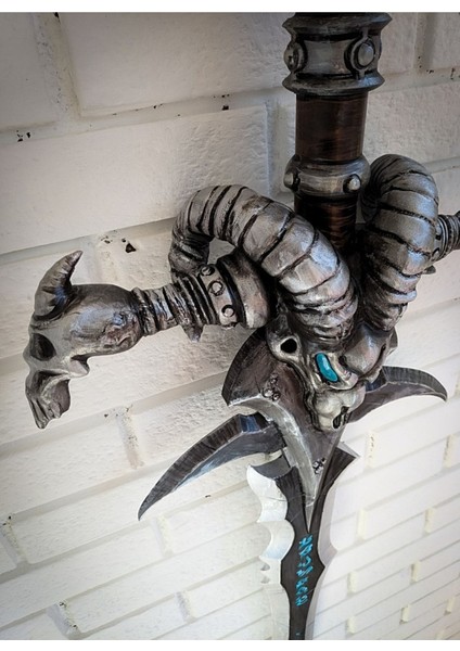 Lich King'in Kılıcı Frostmourne Gerçek Boy 140 cm 1/1 Ölçek fiyatları