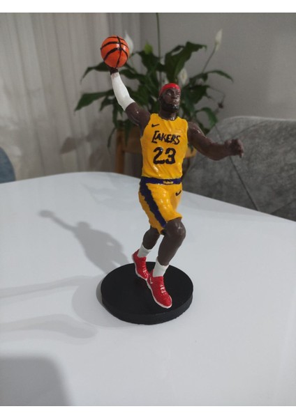 Süper Basketbolcu Lebron James