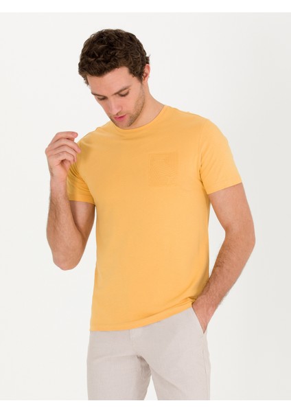 Erkek Hardal Bisiklet Yaka Slim Fit T-Shirt 50265869-VR072 fırsatları