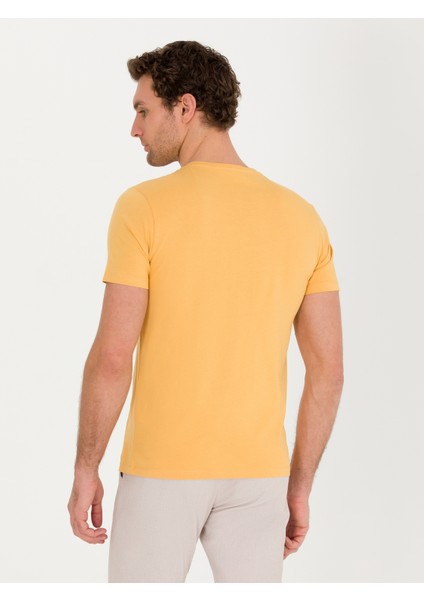 Erkek Hardal Bisiklet Yaka Slim Fit T-Shirt 50265869-VR072 modelleri