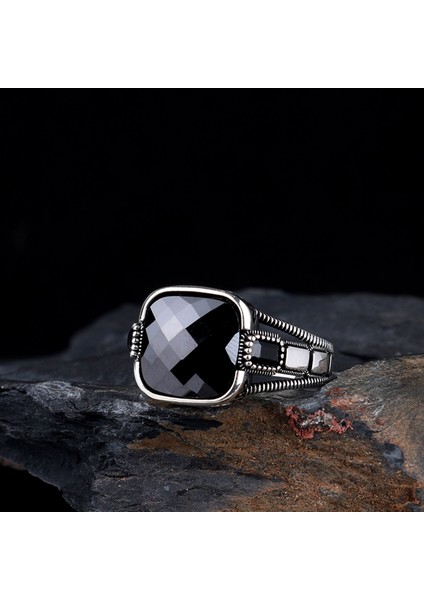 Zirkon Taşlı Model 925 Ayar Gümüş Erkek Yüzük fiyatları