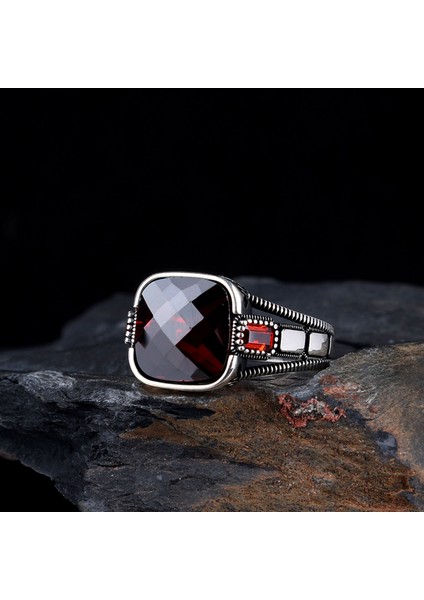Zirkon Taşlı Model 925 Ayar Gümüş Erkek Yüzük fiyatları