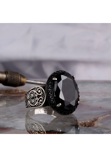 Zirkon Taşlı Oval Model 925 Ayar Gümüş Erkek Yüzük
