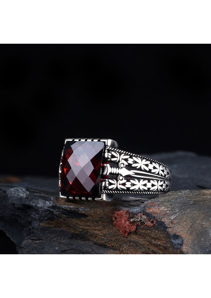 Kırmızı Zirkon Taşlı Kral Zincir Model Gümüş Yüzük fiyatları