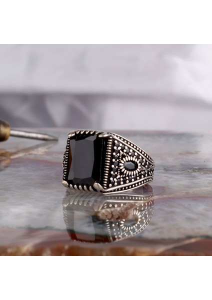Siyah Renk Zirkon Taşlı Model 925 Ayar Gümüş Erkek Yüzük fiyatları