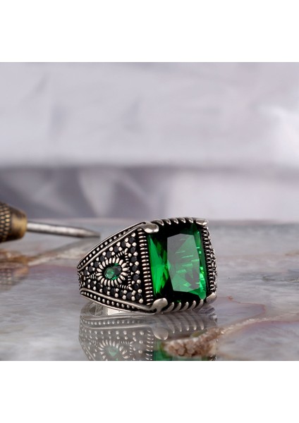 Yeşil Renk Zirkon Taşlı Model 925 Ayar Gümüş Erkek Yüzük