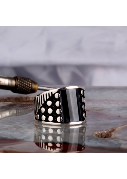 Siyah Renk Zirkon Taşlı Model 925 Ayar Gümüş Erkek Yüzük