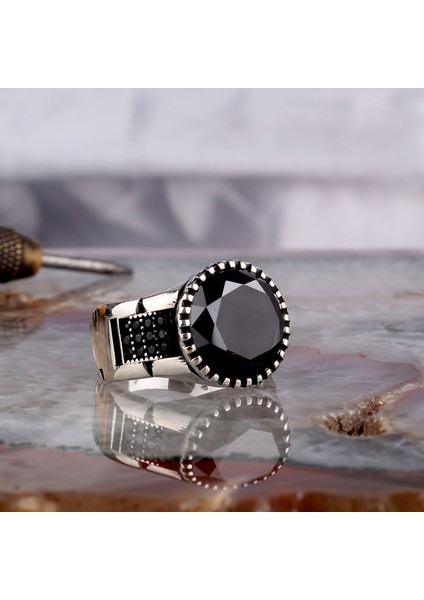 Zirkon Taşlı Oval Model 925 Ayar Gümüş Erkek Yüzük