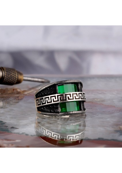 Yeşil Zirkon Taşlı Model 925 Ayar Gümüş Erkek Yüzük