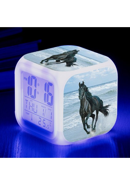 Küçük Boy Mini LED Stitch Anime Dijital Çalar Saat 7 Zaman, Sıcaklık, Alarm, Tarih ile Renkli Yatak Odası Işığı JINGYI2582 (Yurt Dışından)