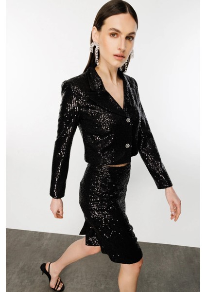 Payetli Düğmeli Kısa Ceket Siyah