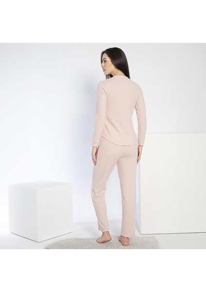 840.640 Kadın Kışlık Uzun Kol Nakışlı Fitilli Pijama Takım modelleri