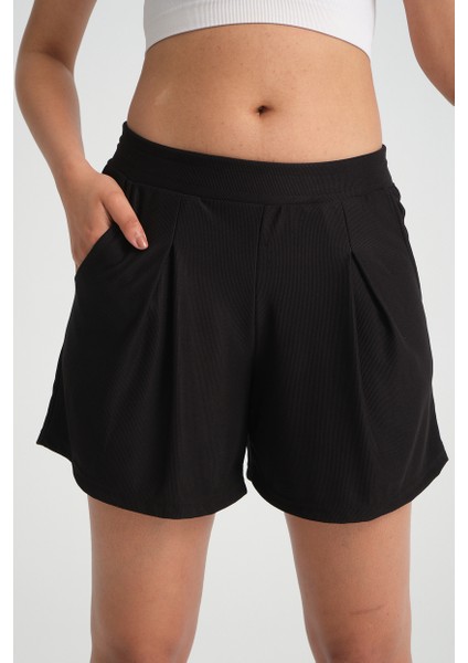 Kadın Beli Lastikli Cepli Pileli Kısa Rahat Kesim Krep Şort modelleri