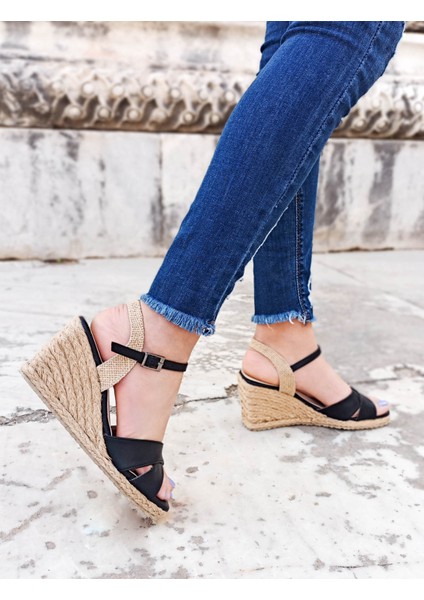 White Line Siyah Dolgu Topuk Jud Sargılı Kadın Sandalet fiyatları