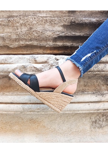 White Line Siyah Dolgu Topuk Jud Sargılı Kadın Sandalet fırsatları