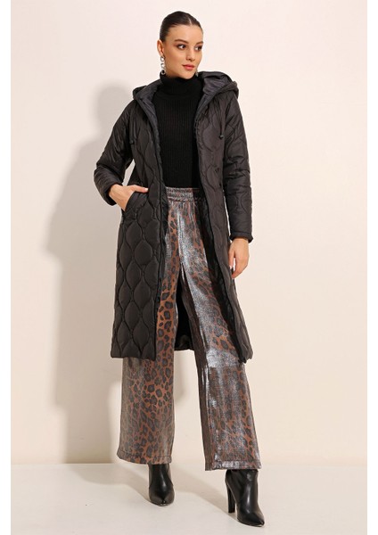 5177 Kapüşonlu Uzun Kapitone Mont - Siyah