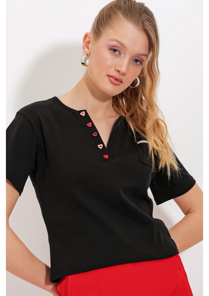 Kadın Siyah Düğme Detaylı Kısa Kol Tişört 903