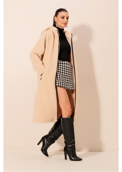 9132 Kapüşonlu Peluş Kaban - Krem modelleri