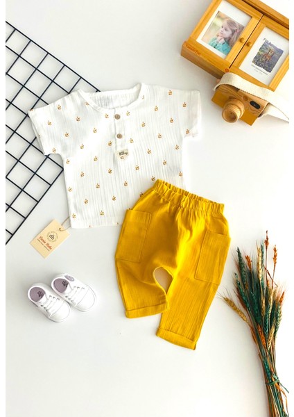 Neşeli Bebekler Müslin Kumaş Kısa Kollu Tişört Pantolon Takım Sarı