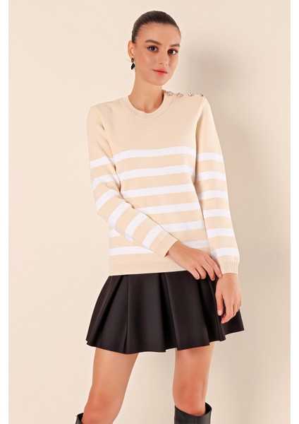 15820 Düğme Detay Çizgili Kazak - Bej indirimleri