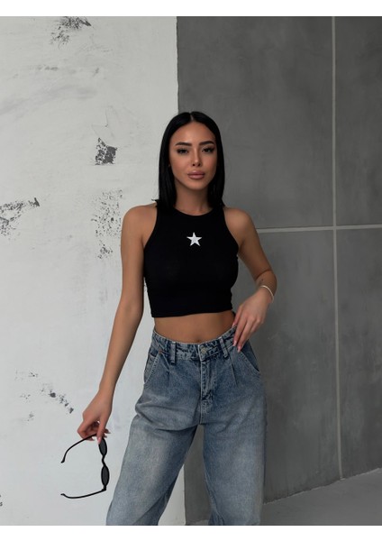 Siyah Yıldız Baskılı Nakışlı Halter Yaka Askılı Tişört Crop
