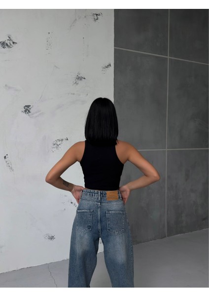 Siyah Yıldız Baskılı Nakışlı Halter Yaka Askılı Tişört Crop