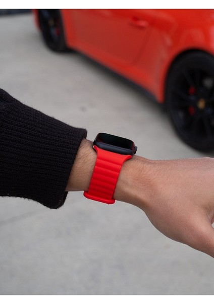 Apple Watch 2/3/Ultra Uyumlu Kordon Silikon Metal Tokalı Kayış, Kırmızı fiyatları