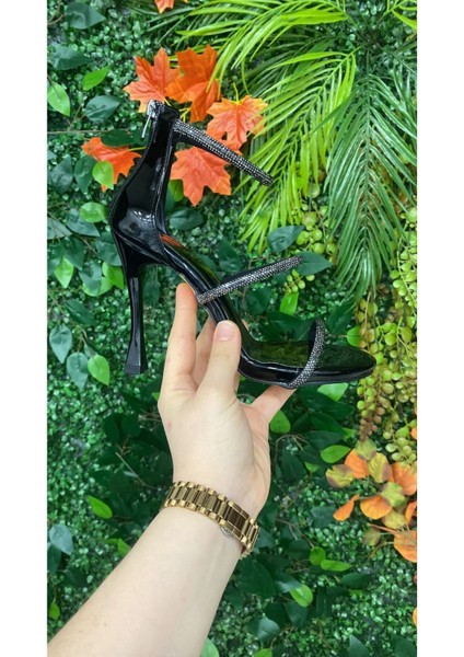 (Shoes) Taş Biye Detaylı 3 Bant Topuklu Kadın Ayakkabı Siyah