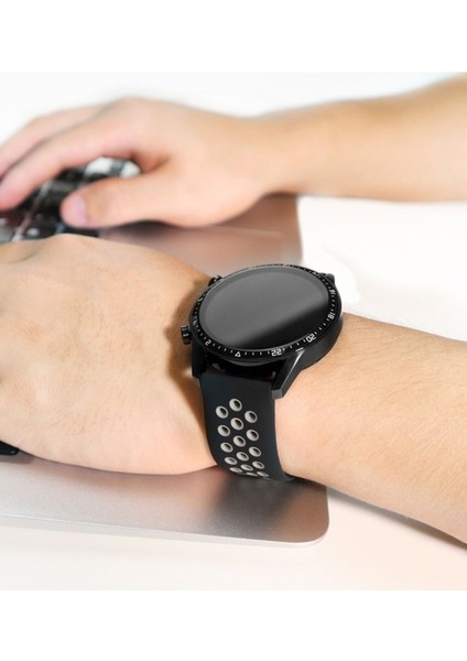 Huawei Gt2 / Gt2 Pro Uyumlu Kordon Silikon Nike Delikli Spor Kayış, Siyah-Gri fırsatları