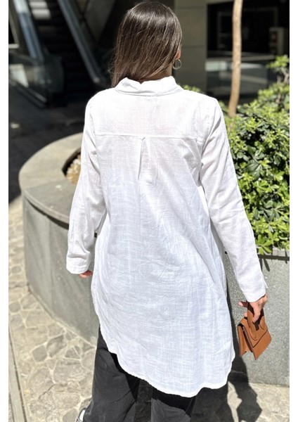 Kadın Beyaz Uzun Kol, Ahşap Düğme Detaylı, Arkası Pliseli, Salaş ve Uzun, Pamuklu Tunik Gömlek fiyatları