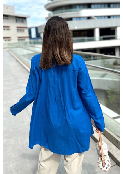 Kadın Mavi Uzun Kol, Ahşap Düğme Detaylı, Arkası Pliseli, Salaş ve Uzun, Pamuklu Tunik Gömlek indirimleri