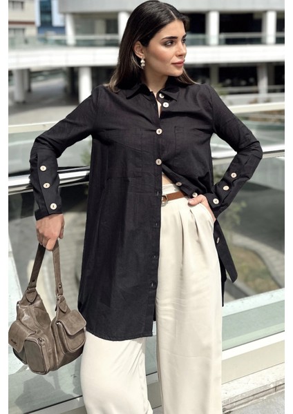 Kadın Siyah Uzun Kol, Ahşap Düğme Detaylı, Arkası Pliseli, Salaş ve Uzun, Pamuklu Tunik Gömlek