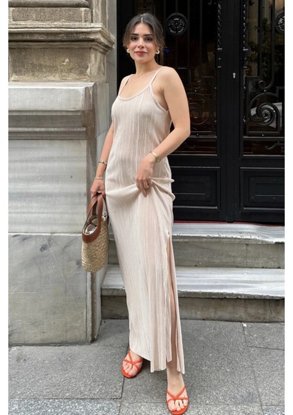 Kadın Bej Ince Askılı V Yaka Yırtmaç Detaylı Uzun Pliseli Elbise fırsatları